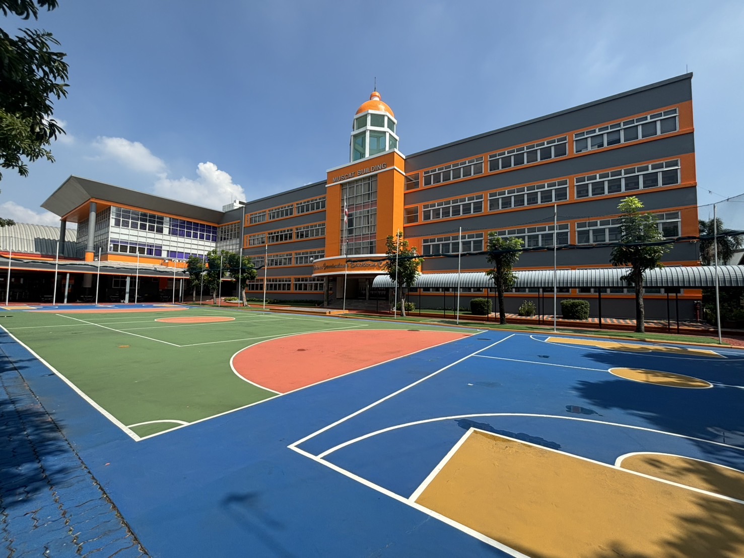 งานทาสีโรงเรียนนานาชาติ
